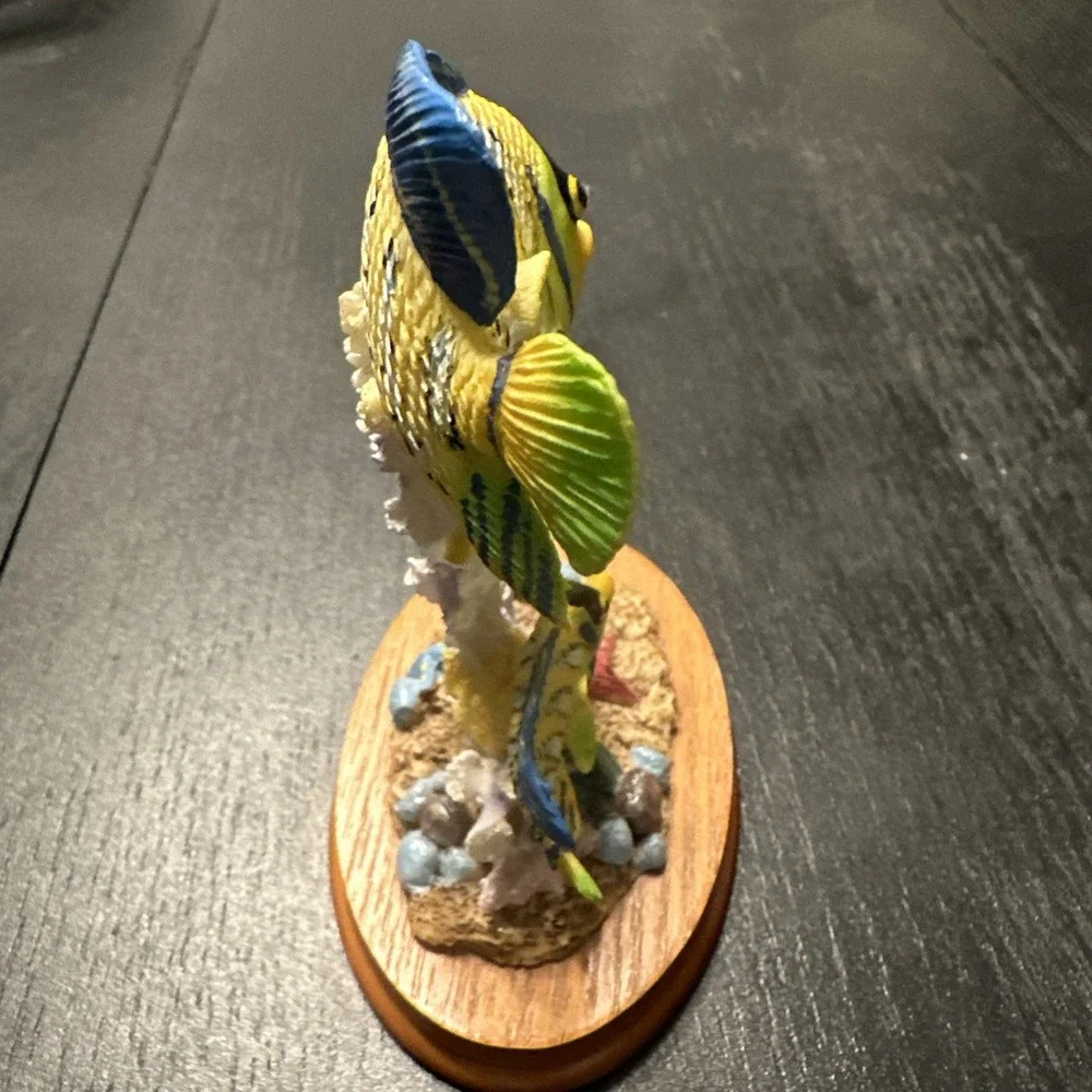 Tropical Fish Figurine Resin With Wood Stand 5.25